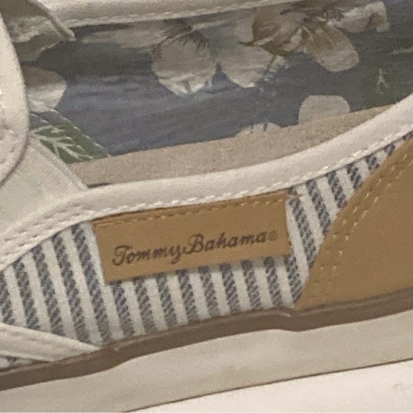 Nautical Style Tommy Bahama Slip On Sneakes, Stripes, Women’’s Size 8.5 - Picture 7 of 12